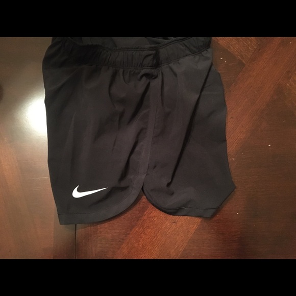 Nike shorts - Picture 3 of 5